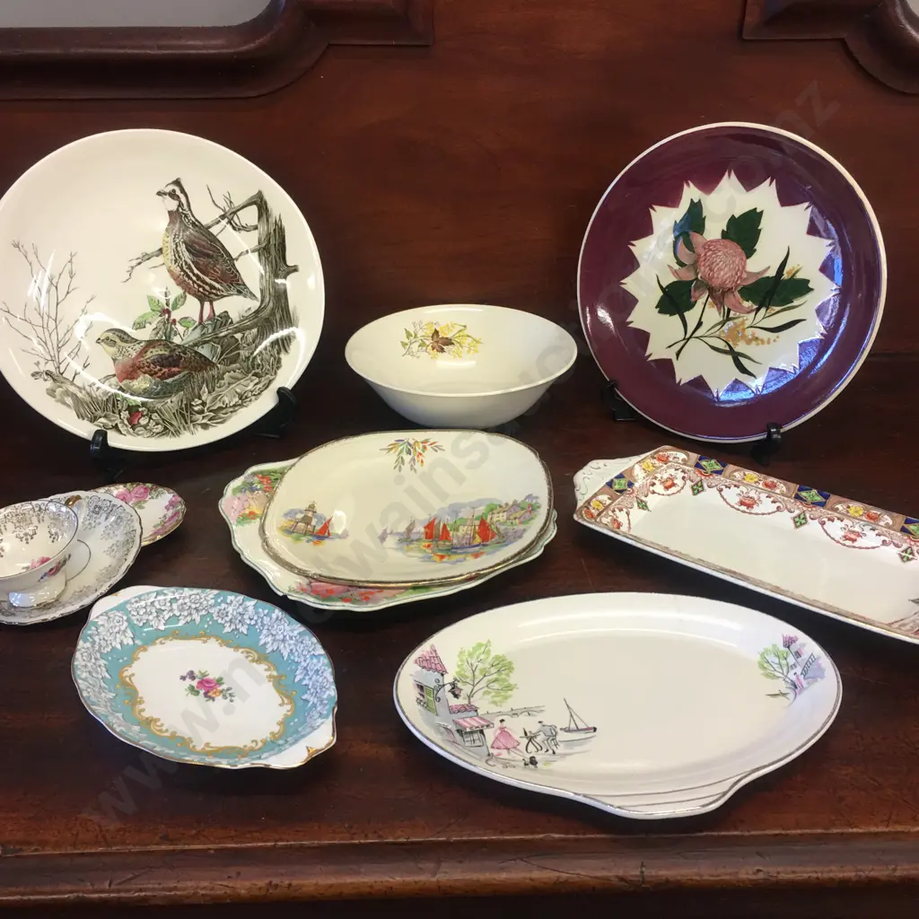 Selection Of China Items Including Crown Lynn Etc Image 1++